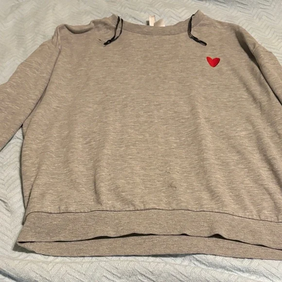 H&M Divided Light Gray Pullover - Picture 1 of 2